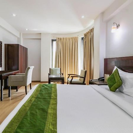 אחמדאבאד Treebo Trend Hotel Parker מראה חיצוני תמונה