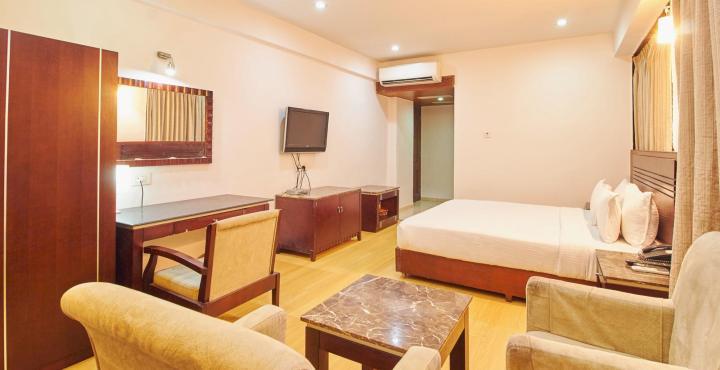 אחמדאבאד Treebo Trend Hotel Parker מראה חיצוני תמונה