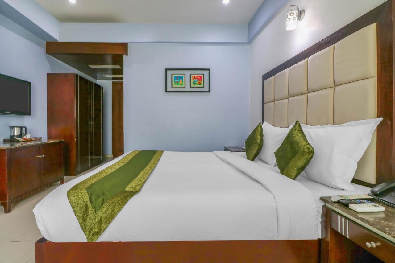 אחמדאבאד Treebo Trend Hotel Parker מראה חיצוני תמונה