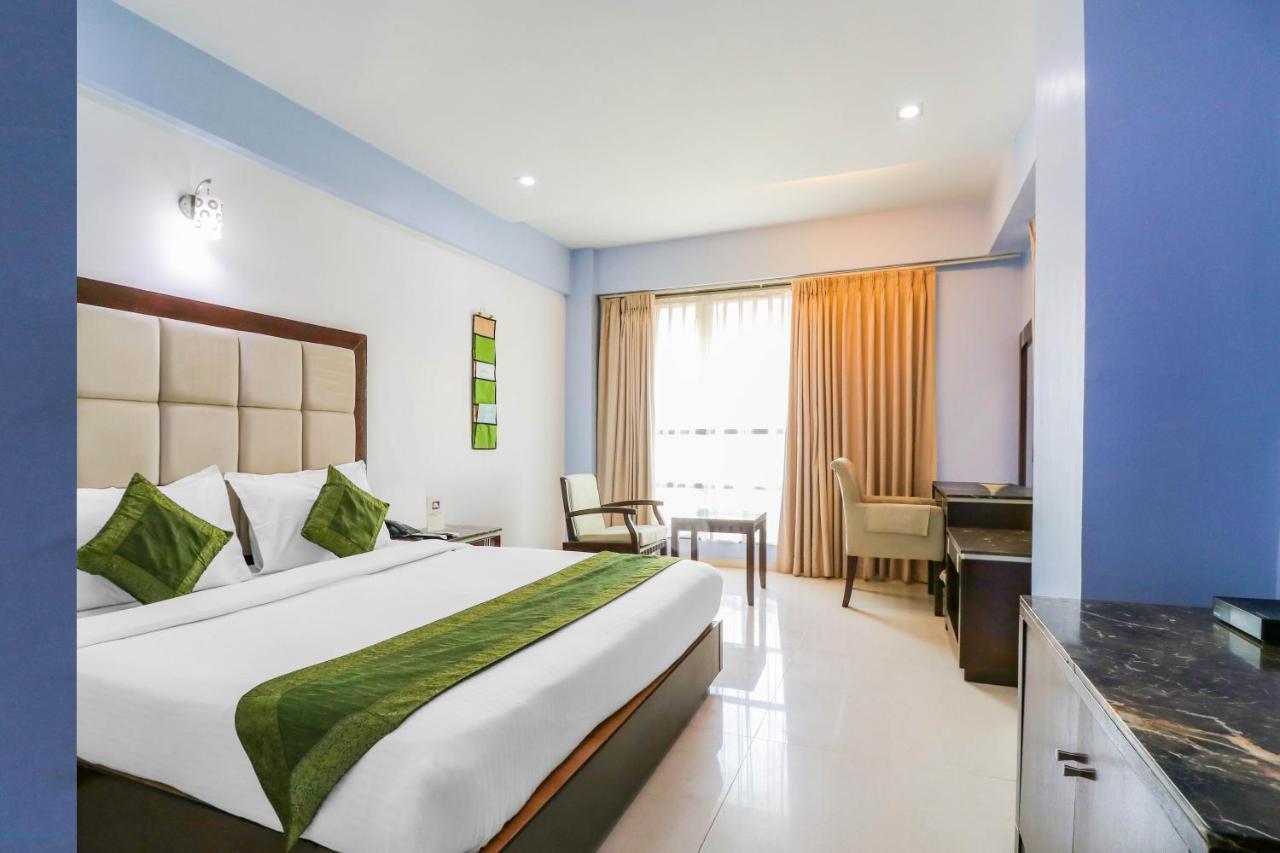 אחמדאבאד Treebo Trend Hotel Parker מראה חיצוני תמונה