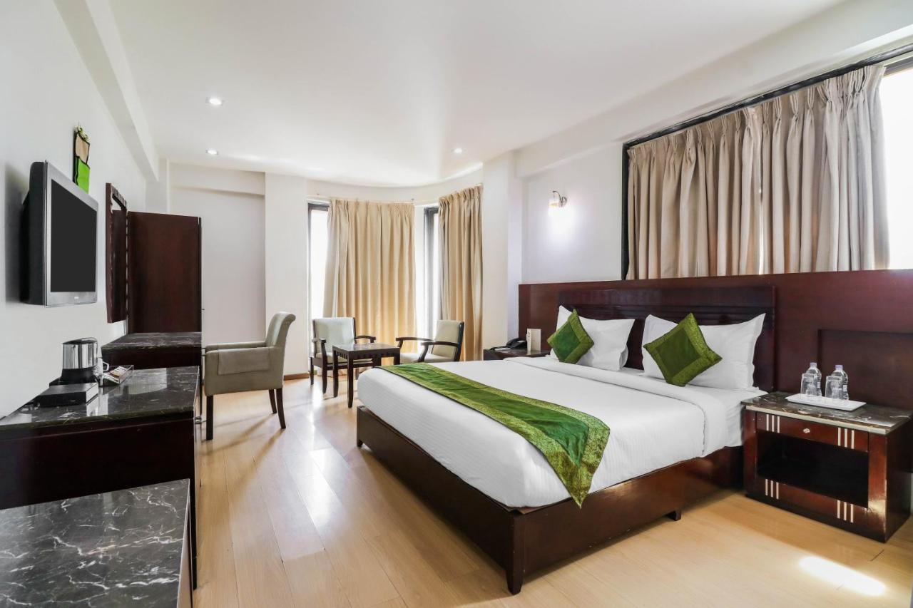 אחמדאבאד Treebo Trend Hotel Parker מראה חיצוני תמונה