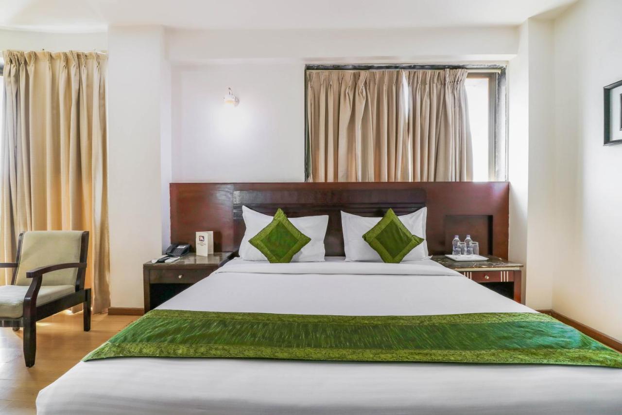 אחמדאבאד Treebo Trend Hotel Parker מראה חיצוני תמונה