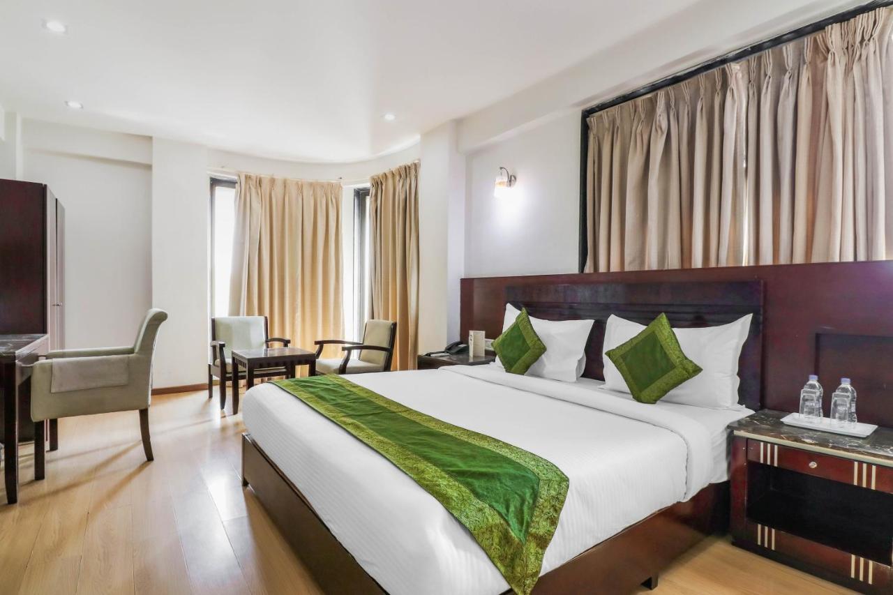 אחמדאבאד Treebo Trend Hotel Parker מראה חיצוני תמונה