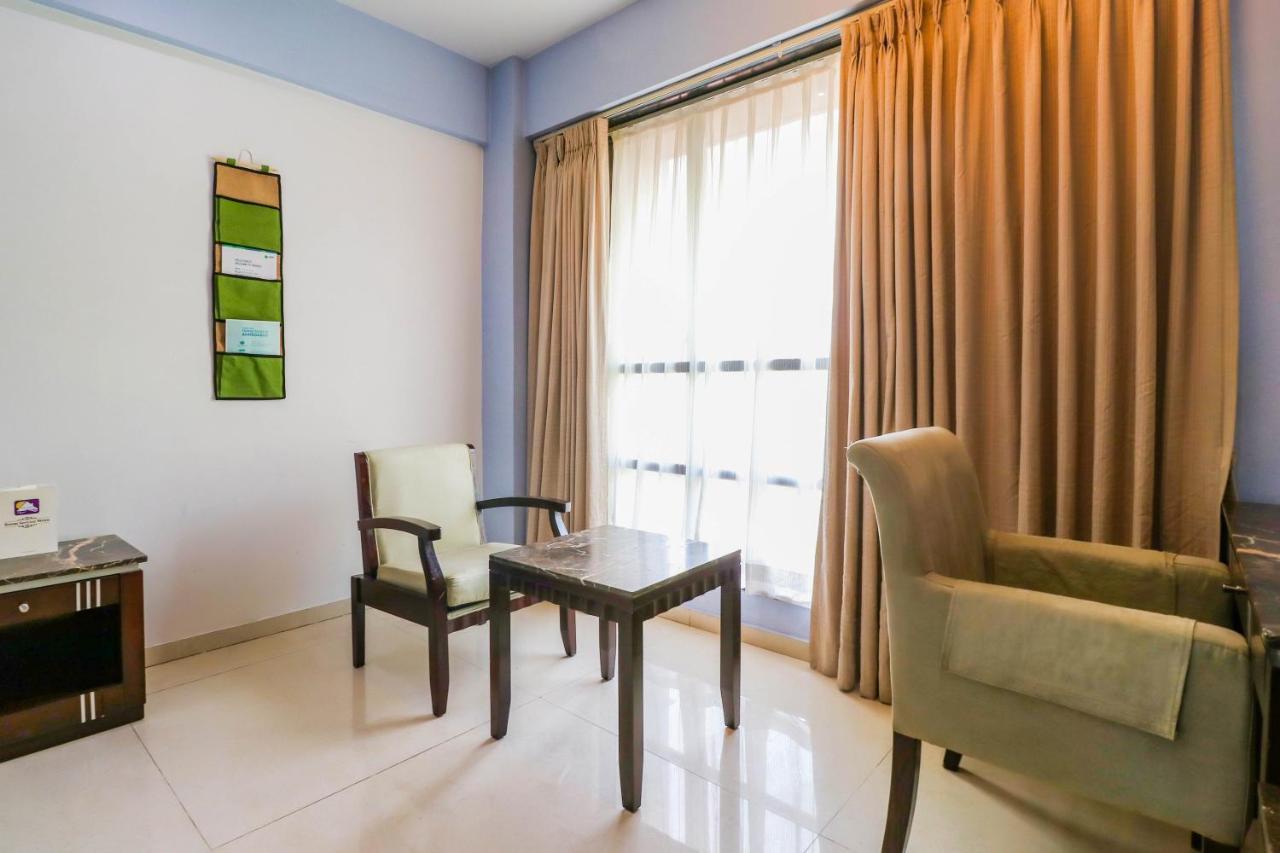 אחמדאבאד Treebo Trend Hotel Parker מראה חיצוני תמונה
