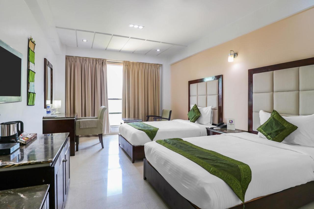 אחמדאבאד Treebo Trend Hotel Parker מראה חיצוני תמונה