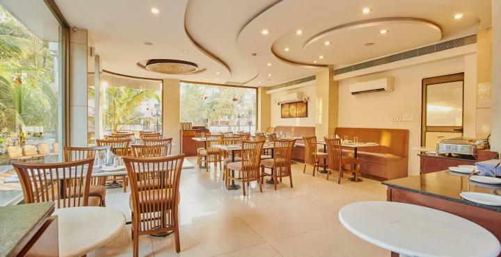 אחמדאבאד Treebo Trend Hotel Parker מראה חיצוני תמונה